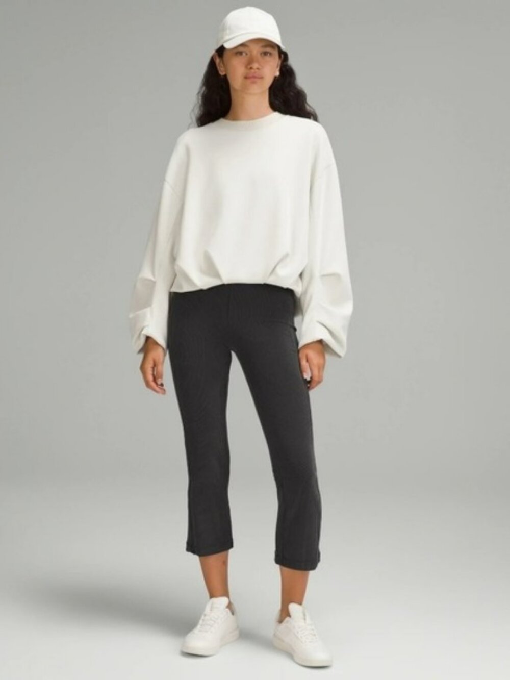 Lululemon Athletica Ribbed Softstream Cropped Yoga Athletic Pants In 14